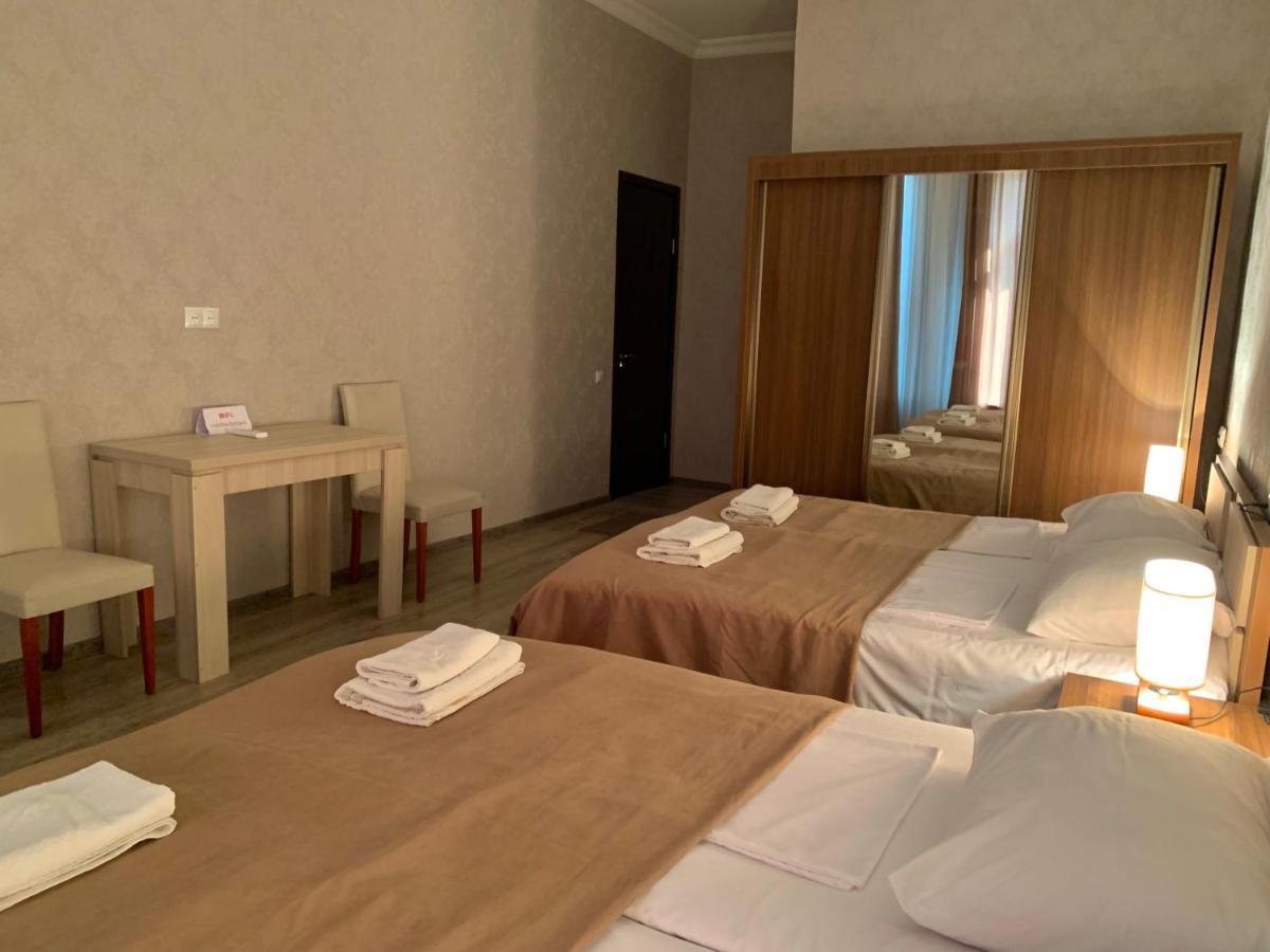 Hotel Red Bridge Kutaisi Ngoại thất bức ảnh