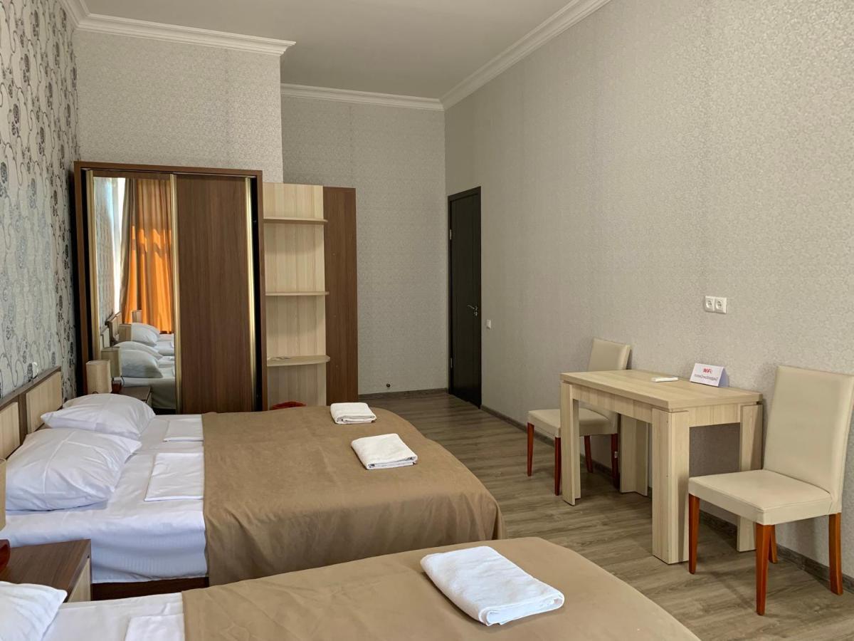 Hotel Red Bridge Kutaisi Ngoại thất bức ảnh